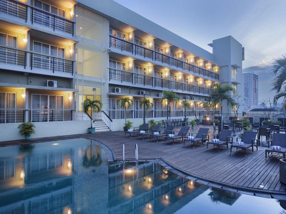 Quest Hotel Simpang Lima - Semarang By Aston Zewnętrze zdjęcie