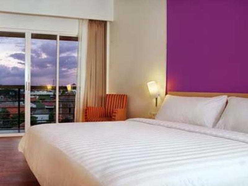 Quest Hotel Simpang Lima - Semarang By Aston Pokój zdjęcie