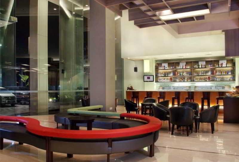 Quest Hotel Simpang Lima - Semarang By Aston Zewnętrze zdjęcie