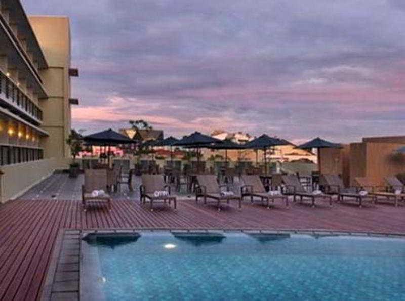 Quest Hotel Simpang Lima - Semarang By Aston Zewnętrze zdjęcie