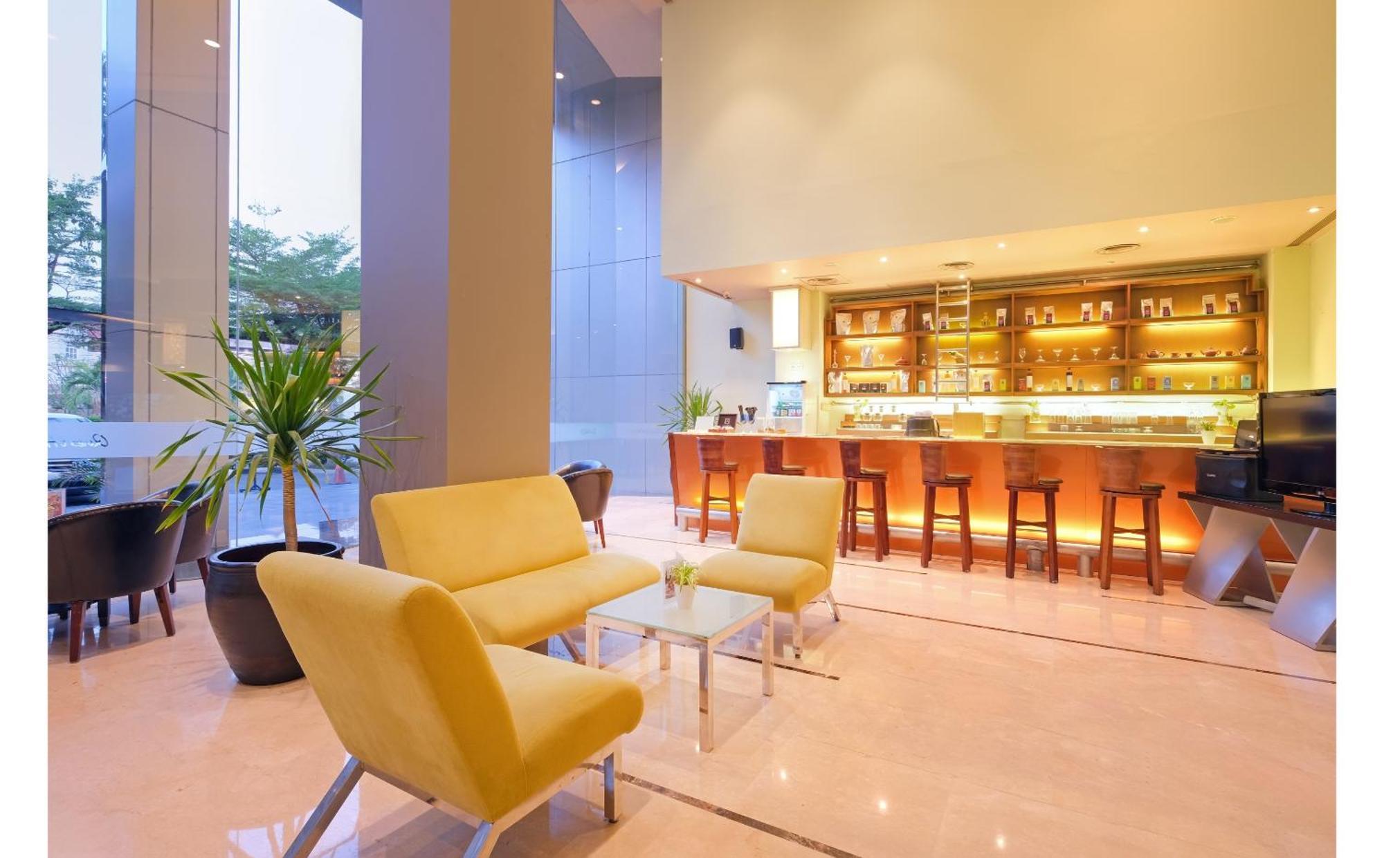 Quest Hotel Simpang Lima - Semarang By Aston Zewnętrze zdjęcie
