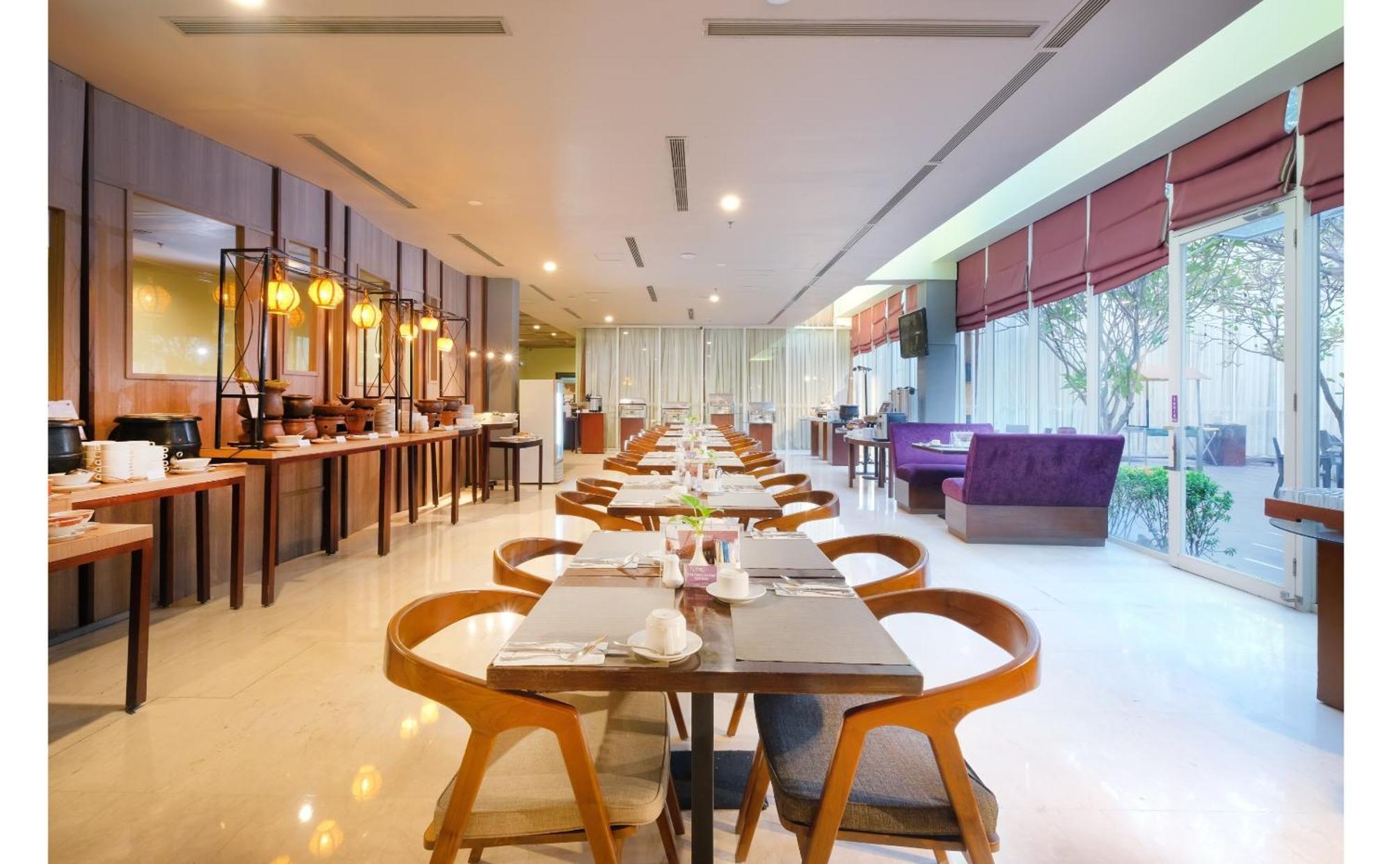 Quest Hotel Simpang Lima - Semarang By Aston Zewnętrze zdjęcie