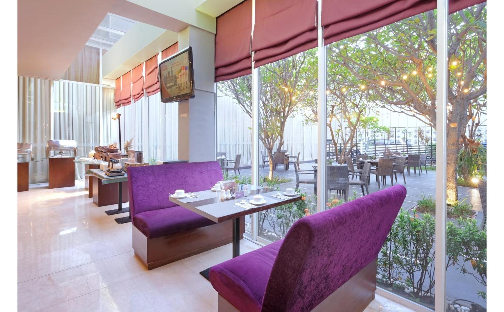 Quest Hotel Simpang Lima - Semarang By Aston Zewnętrze zdjęcie
