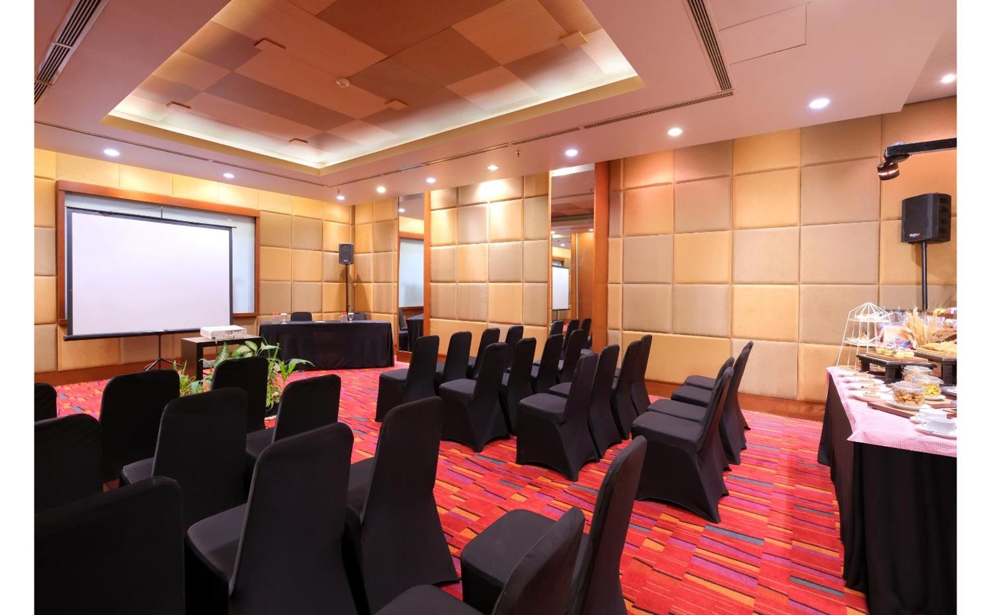 Quest Hotel Simpang Lima - Semarang By Aston Zewnętrze zdjęcie
