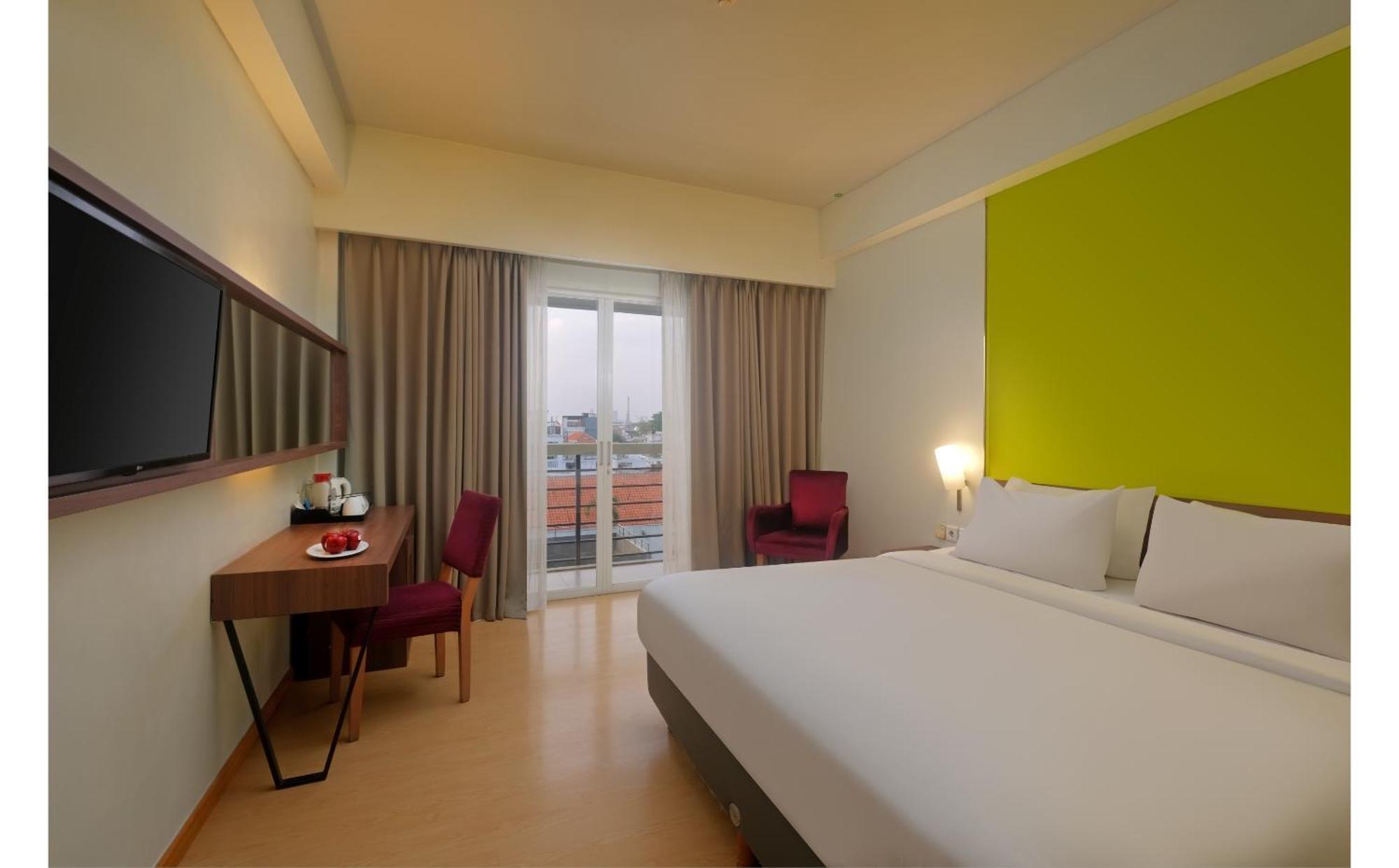 Quest Hotel Simpang Lima - Semarang By Aston Zewnętrze zdjęcie
