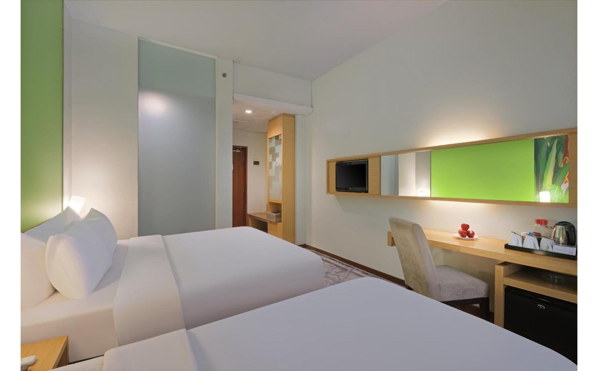 Quest Hotel Simpang Lima - Semarang By Aston Zewnętrze zdjęcie
