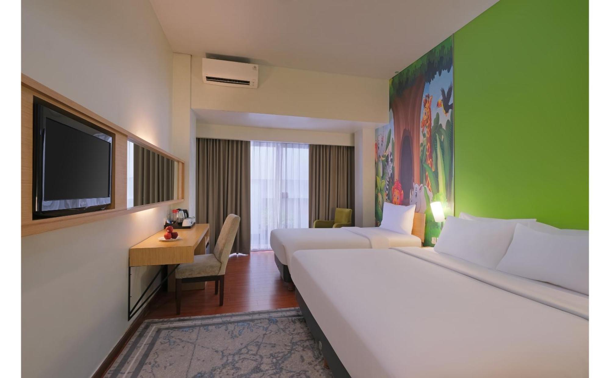 Quest Hotel Simpang Lima - Semarang By Aston Zewnętrze zdjęcie