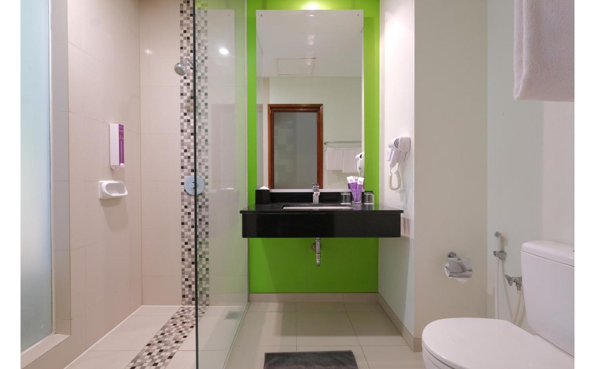 Quest Hotel Simpang Lima - Semarang By Aston Zewnętrze zdjęcie