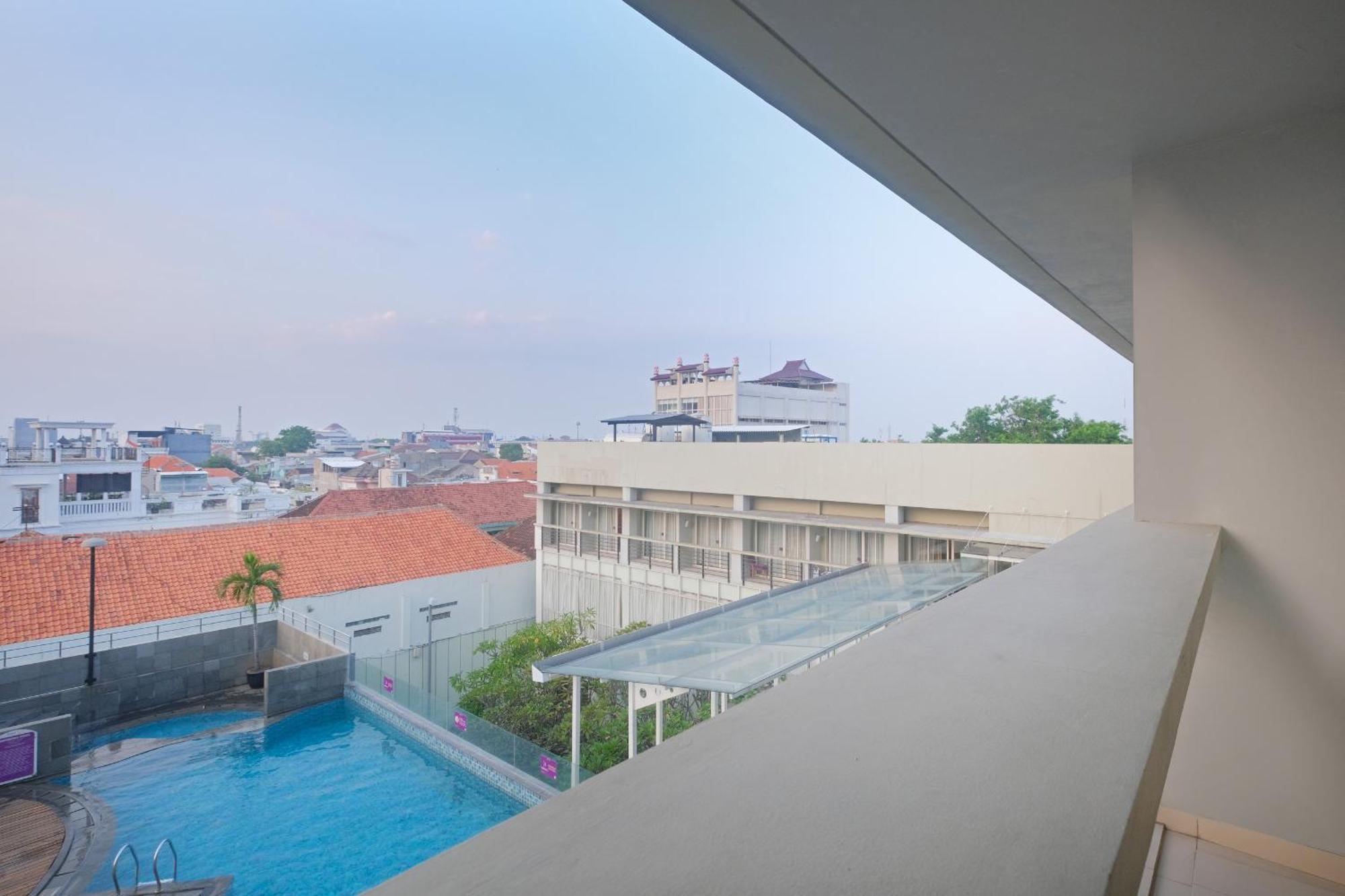 Quest Hotel Simpang Lima - Semarang By Aston Zewnętrze zdjęcie