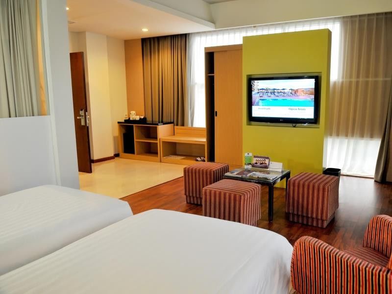 Quest Hotel Simpang Lima - Semarang By Aston Zewnętrze zdjęcie