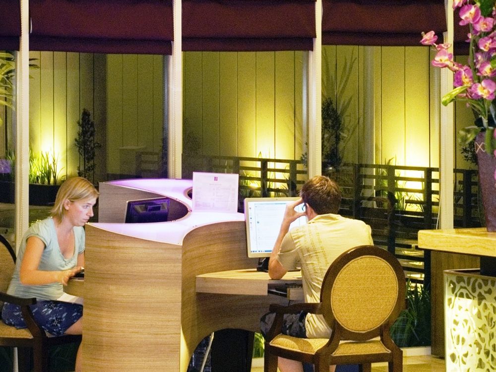 Quest Hotel Simpang Lima - Semarang By Aston Zewnętrze zdjęcie