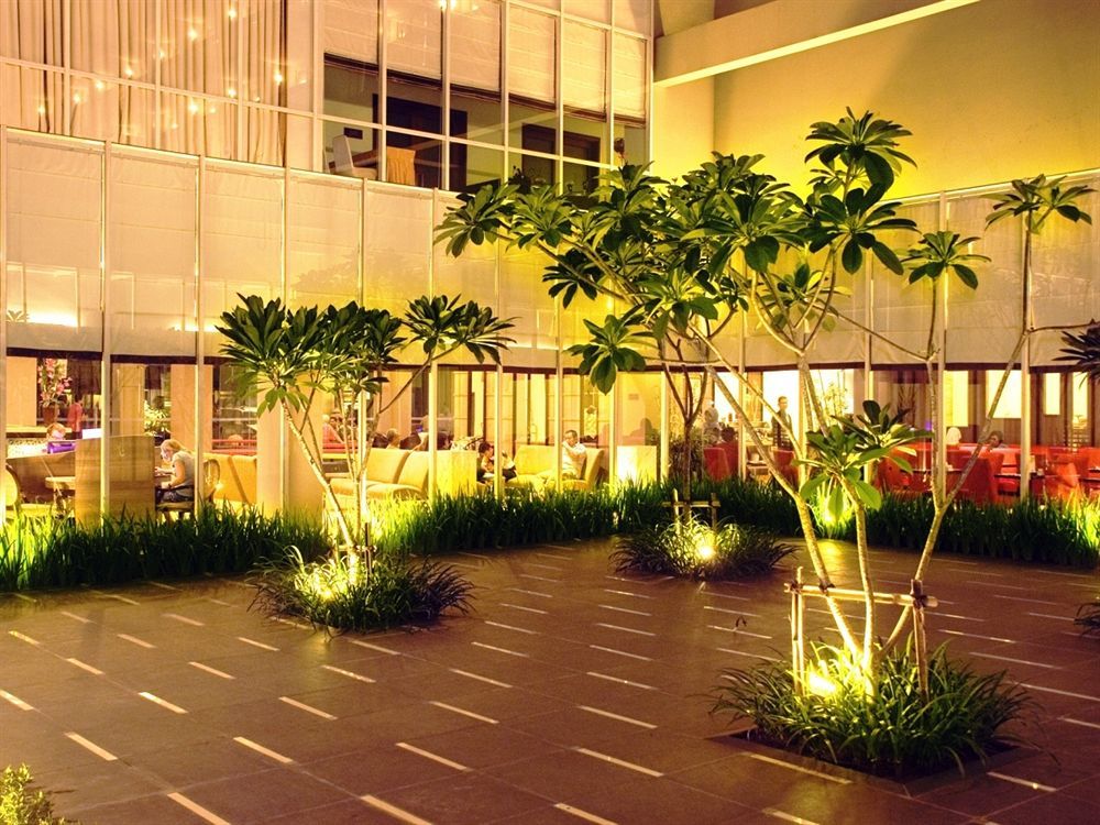 Quest Hotel Simpang Lima - Semarang By Aston Zewnętrze zdjęcie