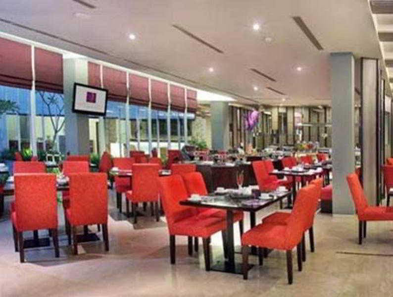 Quest Hotel Simpang Lima - Semarang By Aston Zewnętrze zdjęcie